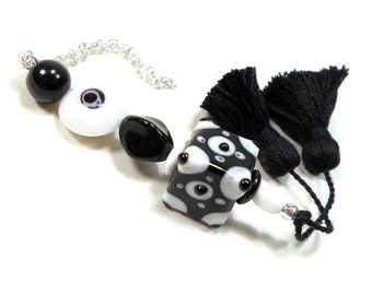 Black White Scissor Fob, Scissor Minder, Scissor Keeper, Beaded Key Fob, Black Tassel, Needlepoint, Quilting, Sewing Accessory Cross Stitch