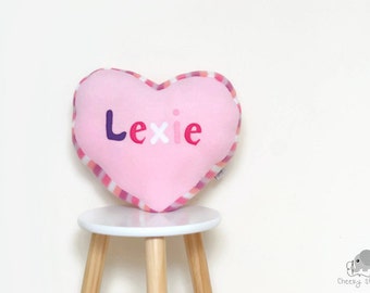 Fleece heart cushion with name, heart pillow fleece, personalised heart cushion, name pillow fleece, heart name pillow, pink heart cushion