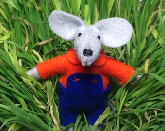 Stuffed animal felt moue grandson gift mouse in matchbox kids gift outdoors play needle felted animal handmade doll gardener gift