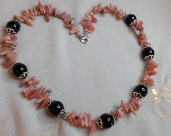 Piece of rhodochrosite and Perle Noire necklace