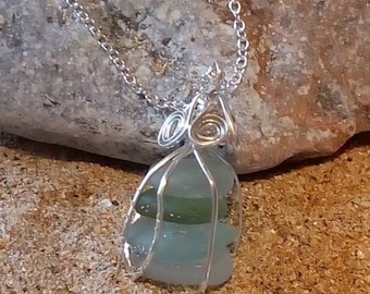 Wire wrapped seaglass pendant