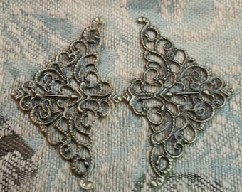 Filigree Corner metal pieces 4 in a set, bronze color , 2" x 1.25, For use in mixed media, shabby chic, journal, paper craft, bojo etc...
