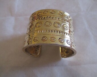 brass bangle bracelet
