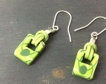 Hook dangle earrings - pantone2017 greenery - Polymer clay earrings