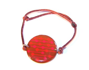 Handmade bracelet resin Carolune Funky "Pump" 30 mm, adjustable, mounted on a colorful satin cord