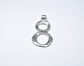 BR372 - 1 large charm in silver
