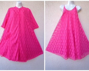 1950s Nightgown & Peignoir. Raspberry Pink Nightgown Peignoir Set. All Lace Gown Robe. 4 Layers. Babydoll Nightgown Set. Pink Nightgown . M