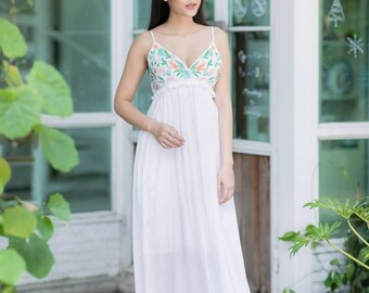 New- Lovely queen Embroidered Boho dress, Festival dress, Hippie dress, Gypsy dress, Boho Chic dress