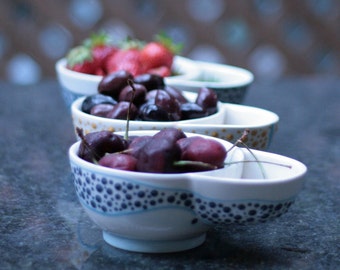 Bol à noyaux / Olive serving dish whit pit holder