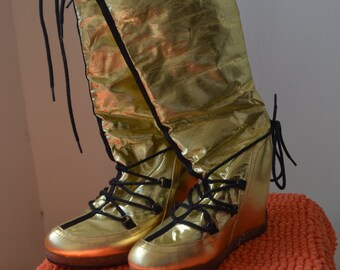 Amazing metallic GOLD heeled boots- size 36