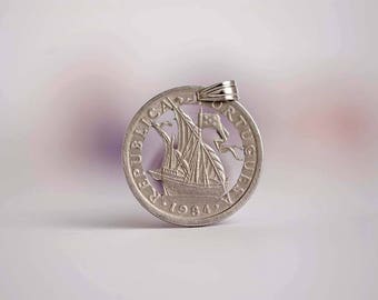 Portugal Cut Coin Necklace. 2.5 Escudos, 1984. Caravel