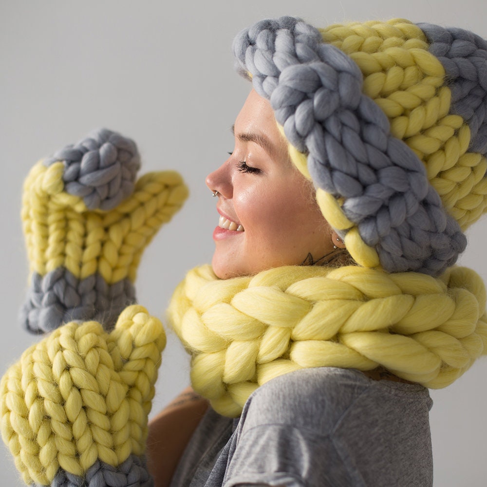 изделия из крупной пряжи. одеяло крупной вязки. толстая пряжа. плед крупной вязки. вязание крупными нитками.