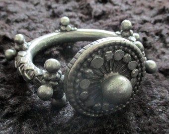 Ancient upper arm bracelet from Yemen