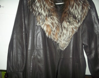 Ladies coat dressey with real fur callar