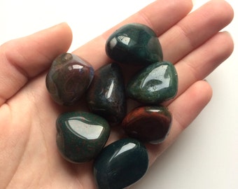 bloodstone tumbled stone medium 25mm