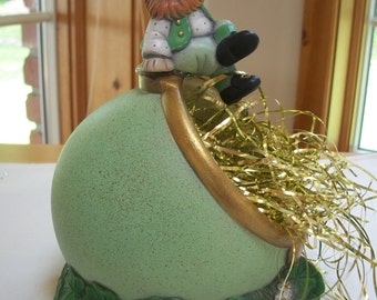 Leprechaun Pot of gold ceramic shamrock candy dish,St Patrick's Day decoration