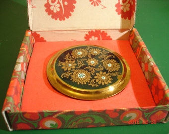Vintage 1950's Powder Compact London Maker Possibly Stratton