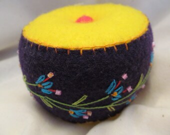Bright Colored Pincushion For Eveyone, Sewing Tool, Sewing Box Addition,Sewing Gift,Youthful Pincushion,Pretty Felt Pincushion , Sewing Aid