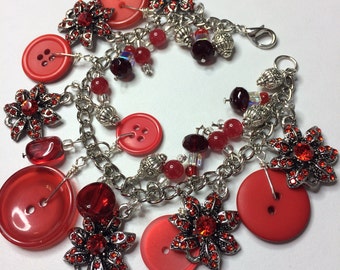 Vintage jewelry, Vintage buttons, Antique jewelry, Antique buttons, Charm bracelet, Wire bracelet, Memory wire jewelry, Button bracelet