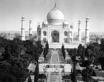 Taj Mahal in Agra, India Photograph (Art Prints available in multiple sizes)