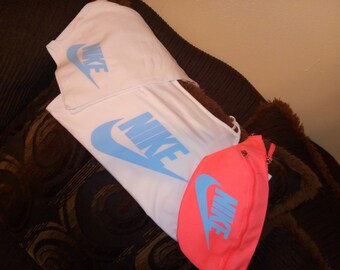 Women's inspired Nike outfit with fanny pack
