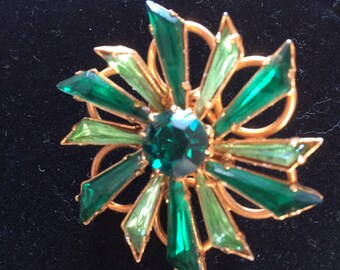 Geometric flower brooch