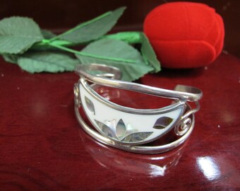 Hand made vintage sterling silver bangle 925
