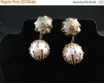 ON SALE Vintage Pink Chunky Clip On Earrings Retro Collectible Costume Jewelry