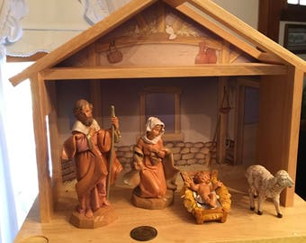 Fontinini Child's First Nativity with Creche ---1991 Excellent