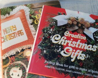 Zwei Weihnachten Handwerk Bücher - Nähen-Buch - Macher Bücher - Jahrgang Bordüren - Geschenk für Frauen - Etsy Maker Geschenk - Stickerei Muster