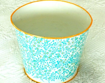 Exquisite Sunny Floral Planter