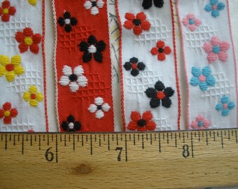 Embroidered Flowers on waffle cotton ribbon trim 7/8" 22MM wide colors yardage woven finished edge French Vintage Inspired floral retro