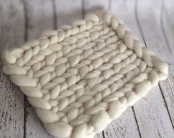 Merino Half Bump Knit Blanket - Newborn Photography Prop - Natural