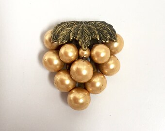 1930s bunch of grapes dress clip