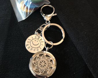 Keychain / purse charm diffuser for essential oils
