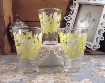 Set of 3 Vintage Federal Glass Yellow Flower Drinking Glasses