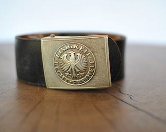 Vintage ARMY leather belt with metal buckle .....
