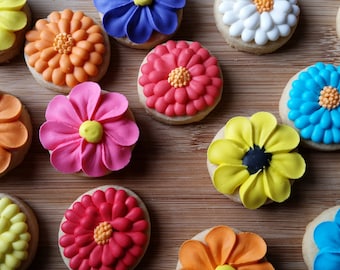 Flower cookies gift box -- 8 cookies-- Made to order decorated sugar cookies -- birthday anniversary thank you gift