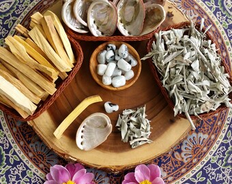 Smudge kit, smudge starter set, palo santo, abalone shell, sage, moonstone
