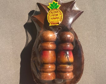Vintage Hawaii Souvenir Pineapple Bowl salt Pepper Set