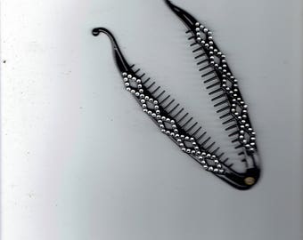 2 beautiful hair combs with rhinestones 1990