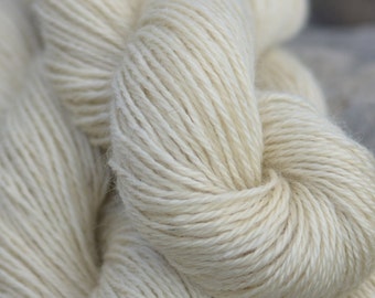 Farm Fresh Mill Spun Wensleydale Farm Wool 3 Ply Aran Weight Natural White