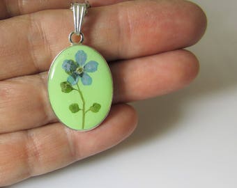 Simply Forget Me Not!, Pressed Flower Pendant, Real Flowers in Resin, (3085)