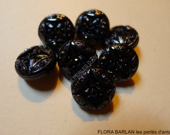 7 antique buttons vintage glass WYSIWYG