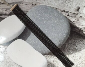 Cascade necklace black beads