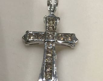 18K White Gold (750) & Argyle Diamonds Cross/Crucifix Pendant