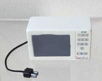Dollhouse Miniature White Microwave in 1" Scale (VF)