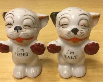 Cute 1950's Puppy Salt and Pepper Shakers Made in Japan Anthropomorphic Ceramics Animal Salt and Pepper Shakers Ceramic Twin Dog Gift