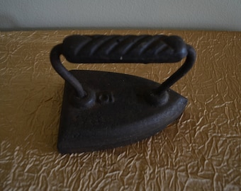 Vintage Sad Iron, No. 5