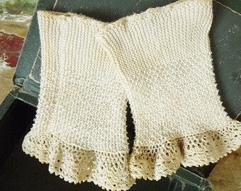 Antique Wristwarmers, fingerless gloves, victorian...CHARMANT!